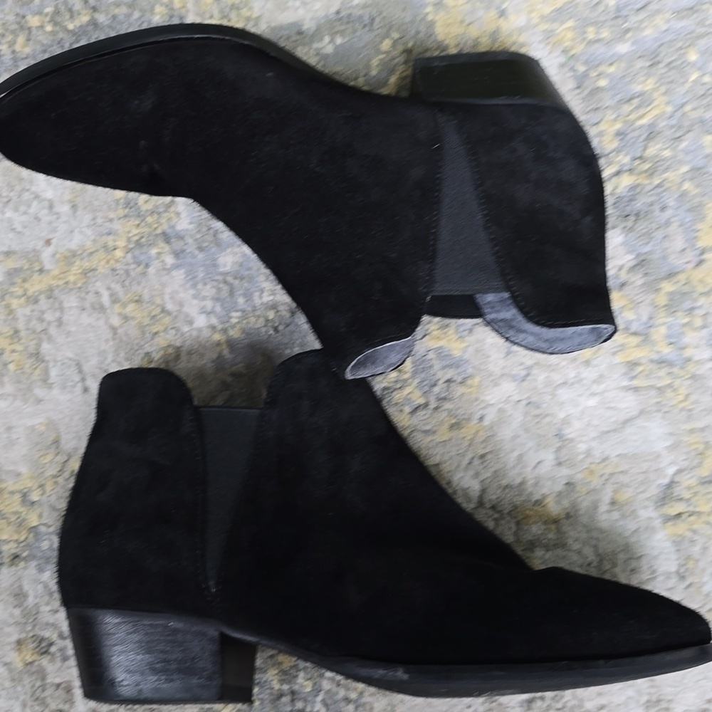 Seychelles Elegant Black Suede Ankle Boots - Picture 9 of 15